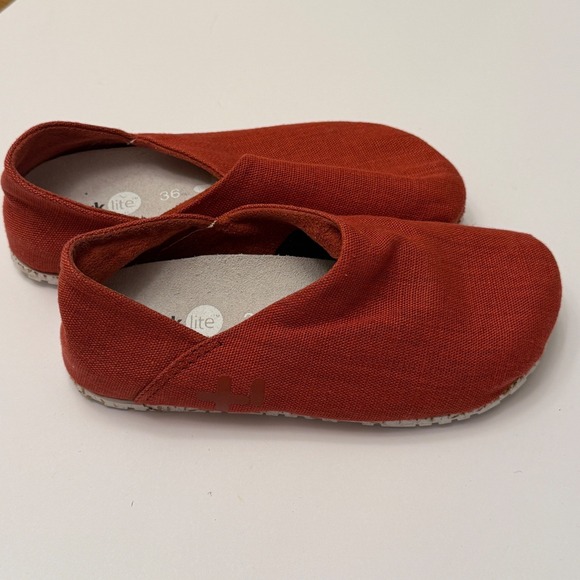 Corklite Comfort Technology Women's 36‎ Red Casual Slip On Shoes - Picture 2 of 8